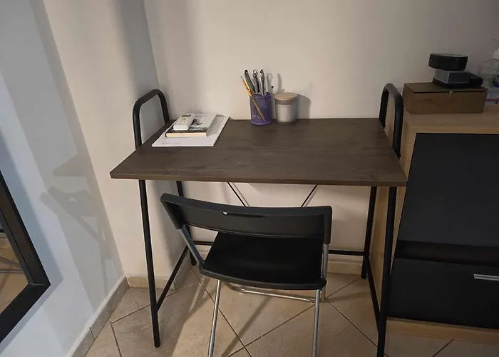 Όμορφο Διαμέρισμα Με Αυλή